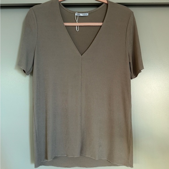 Zara Ribbed Taupe V-Neck Tee - Picture 1 of 5